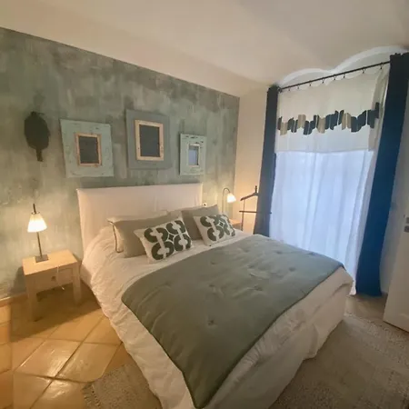 Fanny A La Villa *