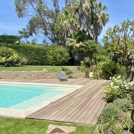 Villa Fanny A La *